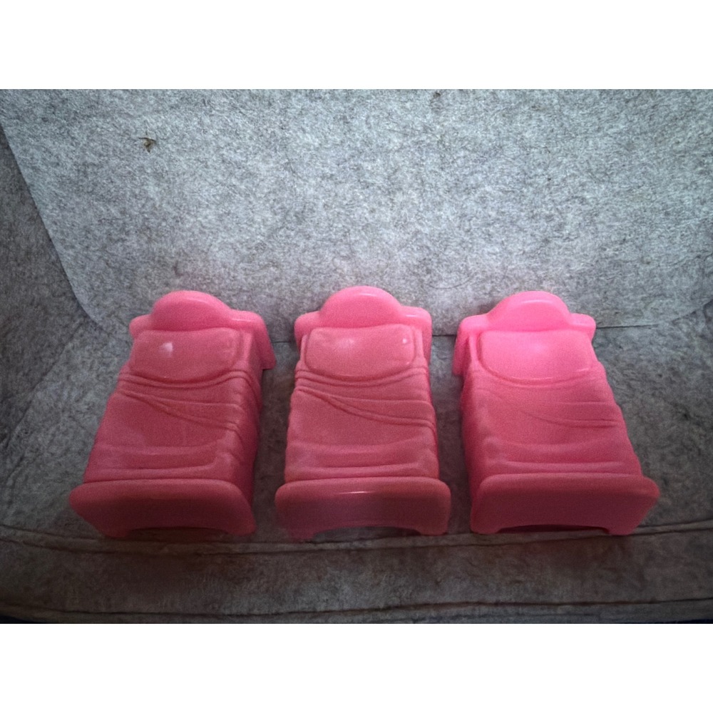 Fisher Price Loving Family Pink Dollhouse Beds Set of 3 Vintage 1993 74640